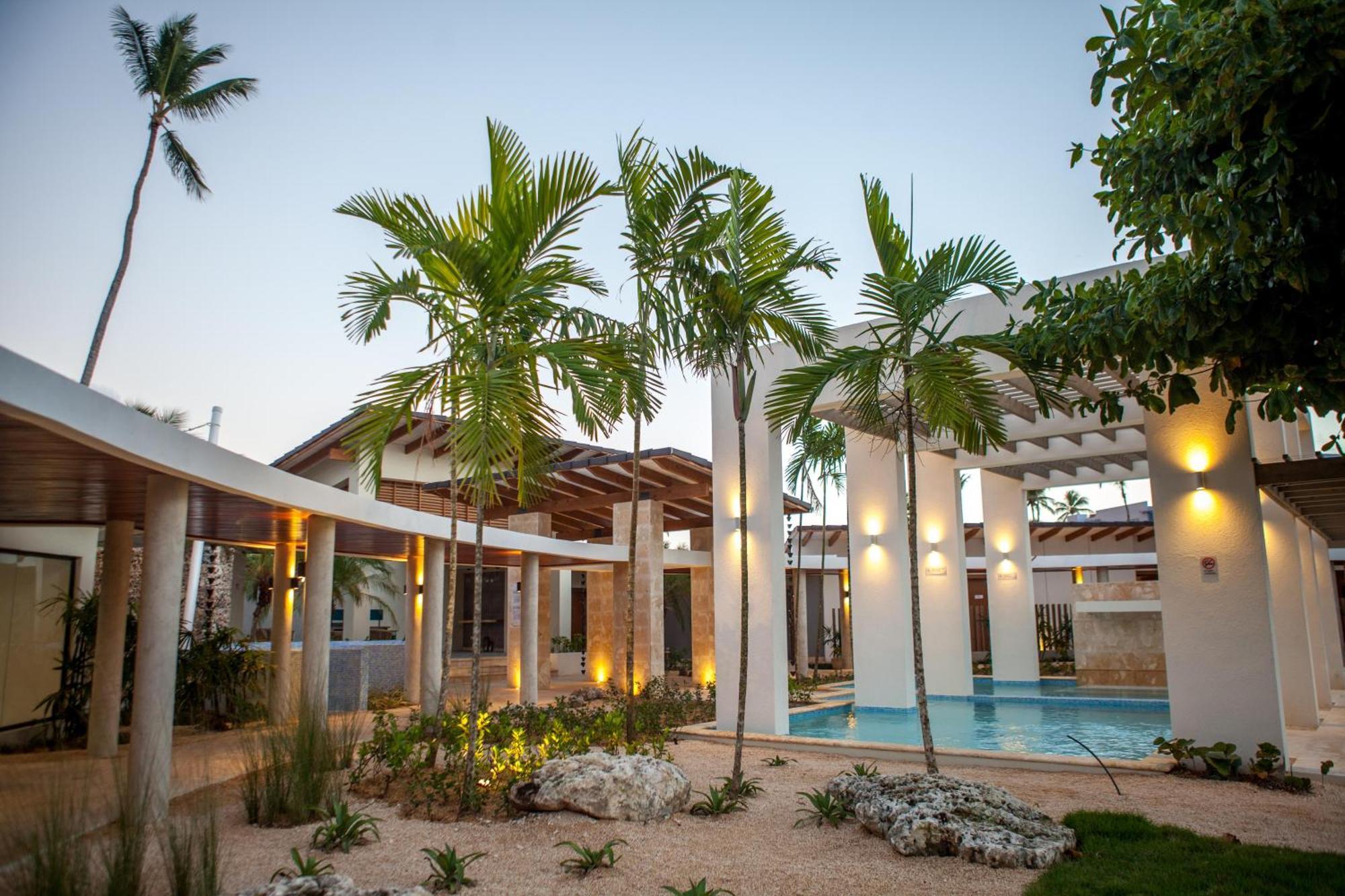 Vista Sol Punta Cana Beach Resort budget-friendly all-inclusive with tropical pools and beach access in Bavaro, Dominican Republic.